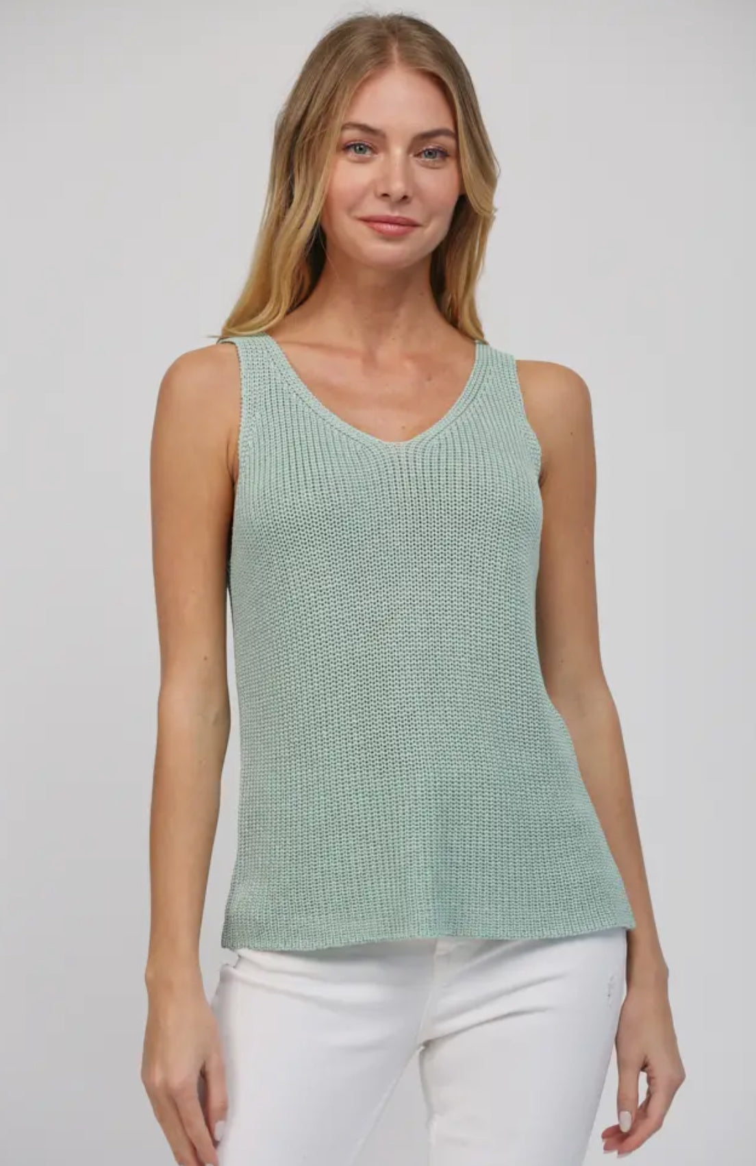 Vic Clean V Neck Tank
