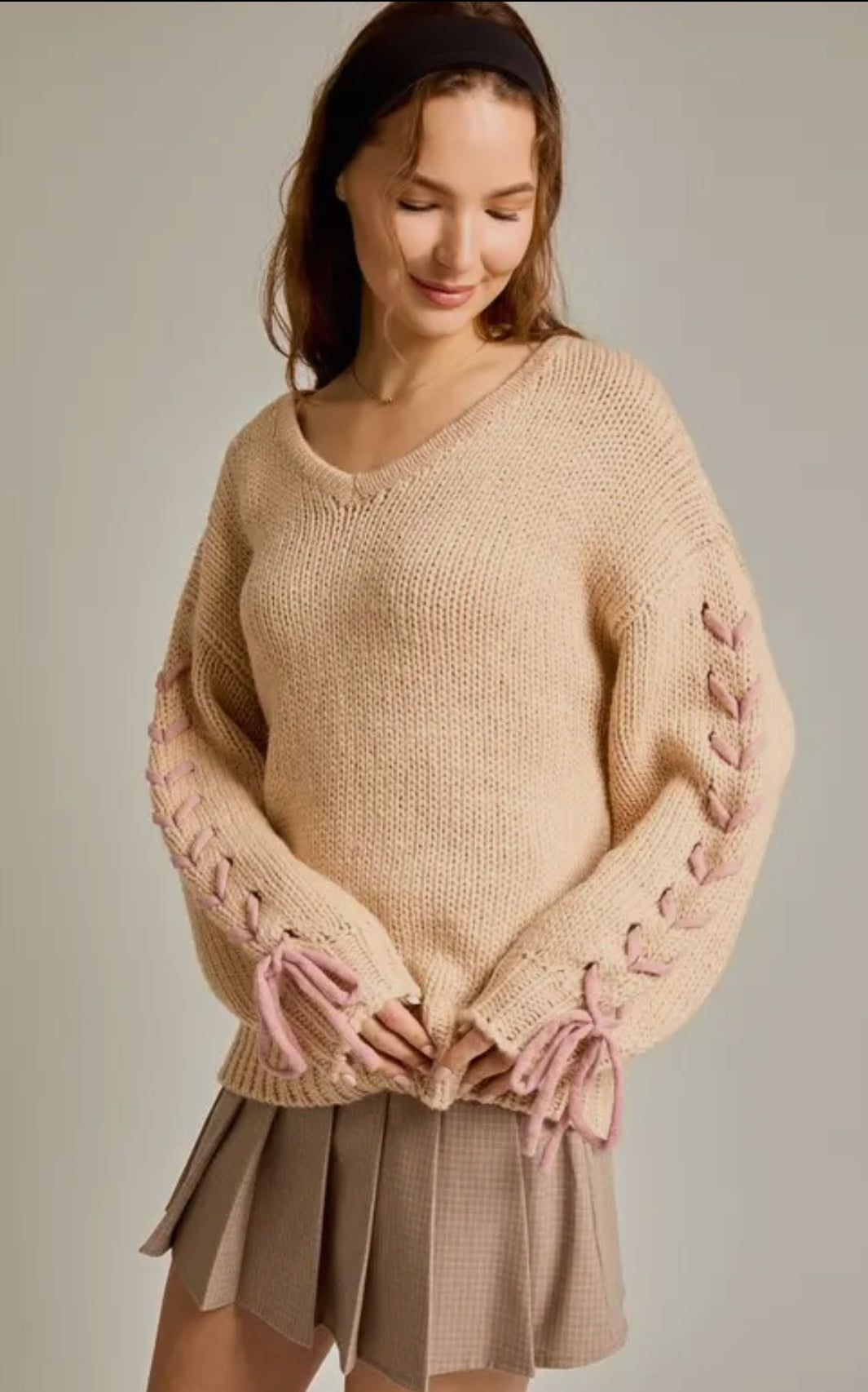 Eega V Neck Stitching Bow Sweater